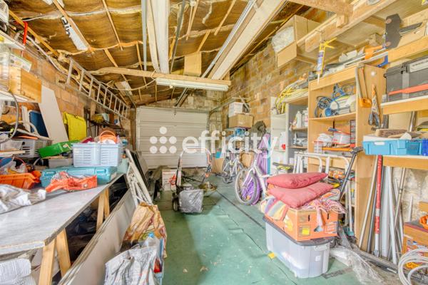 Maison
         7 pièces
        - 167 m² 350 000 € *