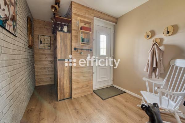 Maison
         7 pièces
        - 167 m² 350 000 € *