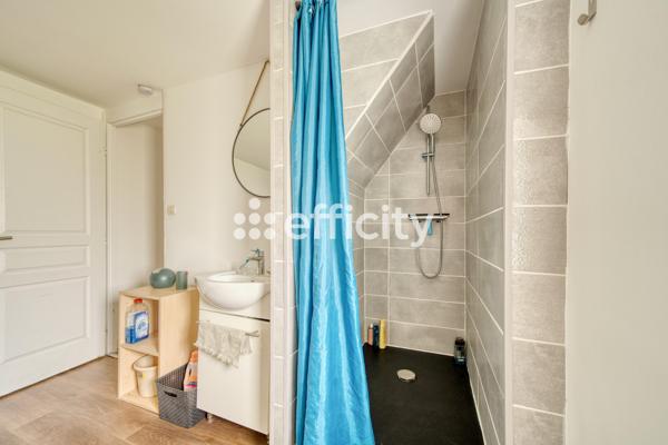 Maison
         7 pièces
        - 167 m² 350 000 € *