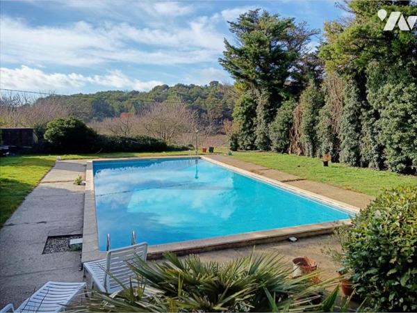 SAVASSE Propriété en pierres 550 m2 avec terrain de plus de 4 hectares