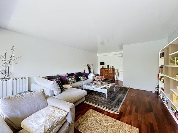 Appartement
         4 pièces
        - 120 m² Bien prestige