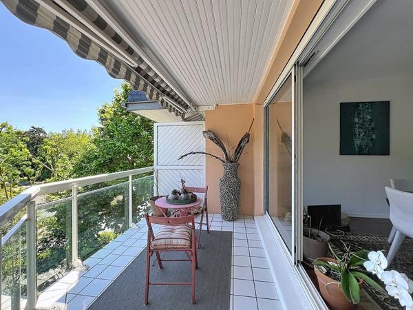 Appartement
         4 pièces
        - 120 m² Bien prestige