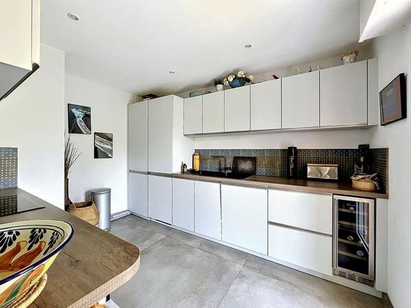 Appartement
         4 pièces
        - 120 m² Bien prestige