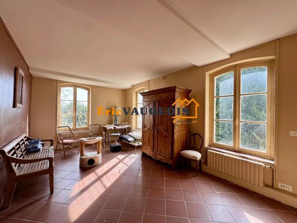 Vente                                                      Maison
                        
                     9 pièces                      500 m2                     à La Ferté-sous-Jouarre