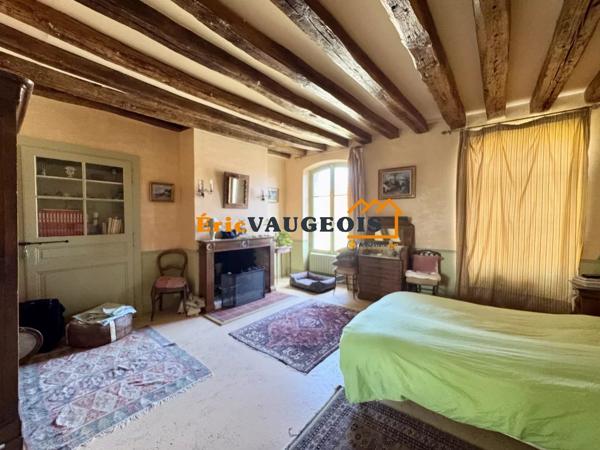 Vente                                                      Maison
                        
                     9 pièces                      500 m2                     à La Ferté-sous-Jouarre