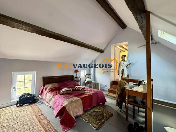 Vente                                                      Maison
                        
                     9 pièces                      500 m2                     à La Ferté-sous-Jouarre