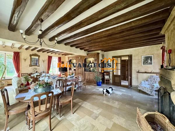 Vente                                                      Maison
                        
                     9 pièces                      500 m2                     à La Ferté-sous-Jouarre