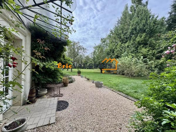 Vente                                                      Maison
                        
                     9 pièces                      500 m2                     à La Ferté-sous-Jouarre