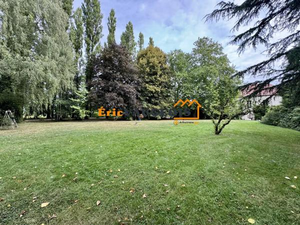 Vente                                                      Maison
                        
                     9 pièces                      500 m2                     à La Ferté-sous-Jouarre