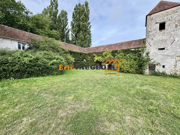 Vente                                                      Maison
                        
                     9 pièces                      500 m2                     à La Ferté-sous-Jouarre