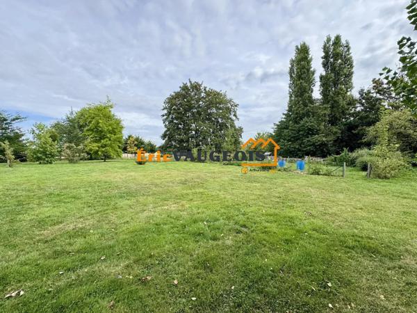 Vente                                                      Maison
                        
                     9 pièces                      500 m2                     à La Ferté-sous-Jouarre