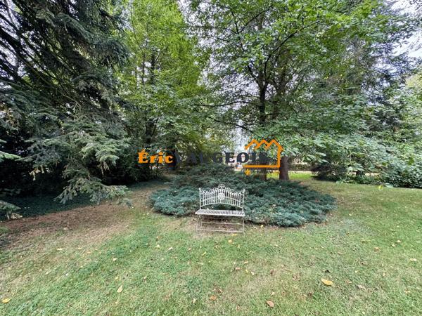 Vente                                                      Maison
                        
                     9 pièces                      500 m2                     à La Ferté-sous-Jouarre