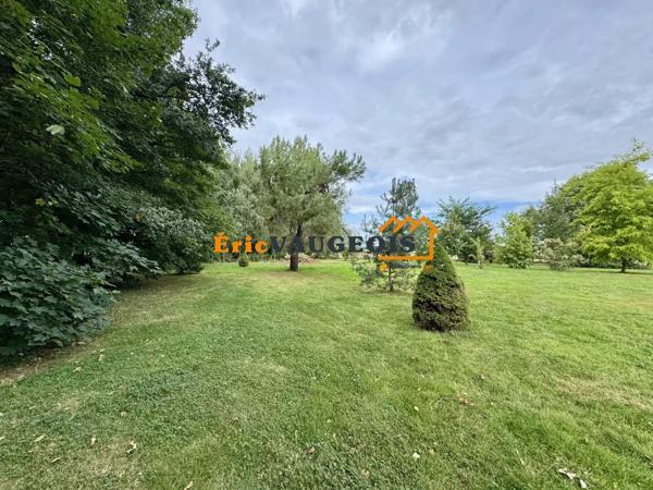 Vente                                                      Maison
                        
                     9 pièces                      500 m2                     à La Ferté-sous-Jouarre