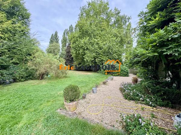Vente                                                      Maison
                        
                     9 pièces                      500 m2                     à La Ferté-sous-Jouarre