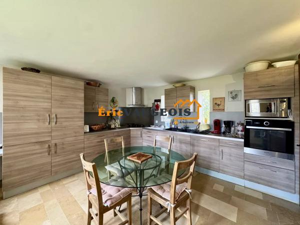Vente                                                      Maison
                        
                     9 pièces                      500 m2                     à La Ferté-sous-Jouarre