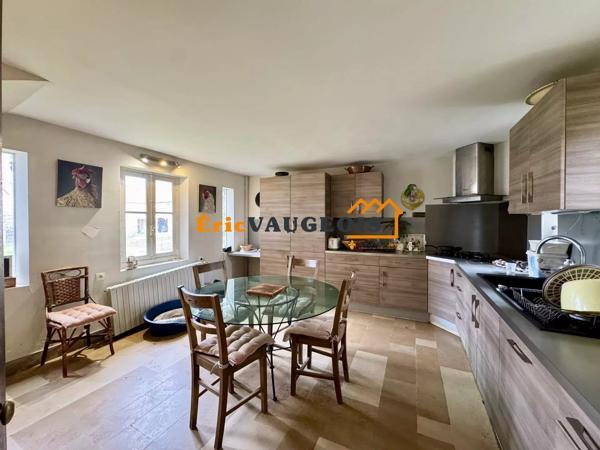Vente                                                      Maison
                        
                     9 pièces                      500 m2                     à La Ferté-sous-Jouarre