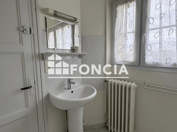 Location Appartement 2 pièces 47.69 m² - 34 RUE MAZAGRAN Niort 79000