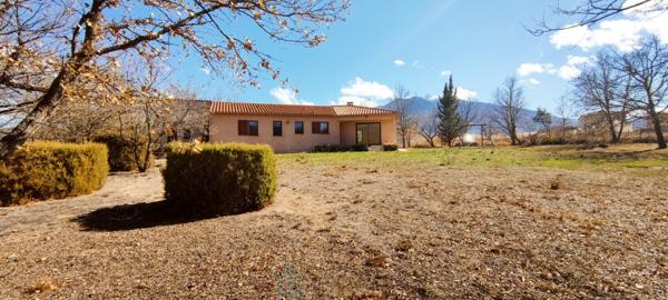 Villa 4 pièces sur terrain piscinable 2680m²