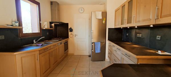 Villa 4 pièces sur terrain piscinable 2680m²