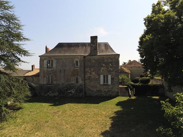 Terrain 4 pièces à vendre Monthoiron - 86210 / Réf: 11730