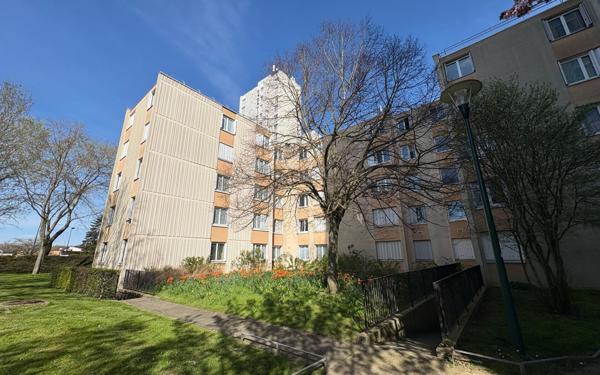 Appartement à louer    1 pièce •  Les Ulis