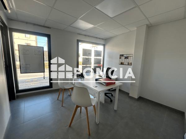 Location Local commercial 7 pièces 110 m² - 273 AVENUE VICTOR HUGO Lunel 34400
