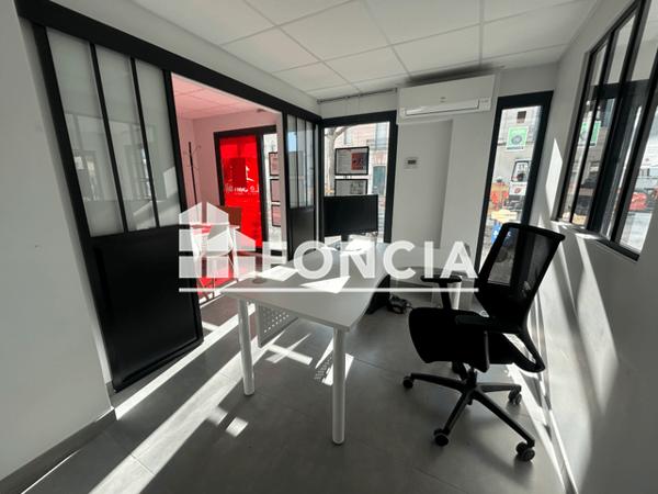 Location Local commercial 7 pièces 110 m² - 273 AVENUE VICTOR HUGO Lunel 34400