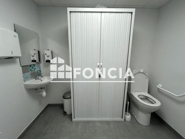 Location Local commercial 7 pièces 110 m² - 273 AVENUE VICTOR HUGO Lunel 34400
