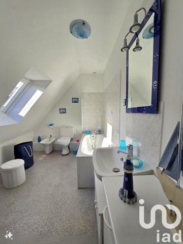 Maison traditionnelle 6 pièces de 105 m² à Montivilliers (76290)