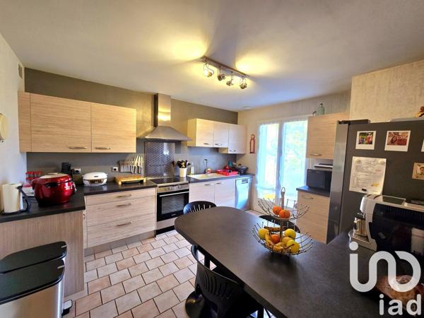 Maison traditionnelle 6 pièces de 105 m² à Montivilliers (76290)