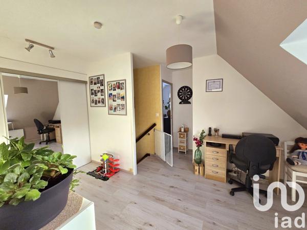 Maison traditionnelle 6 pièces de 105 m² à Montivilliers (76290)