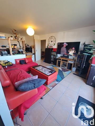 Appartement 2 pièces de 49 m² à Saint-Gilles (30800)