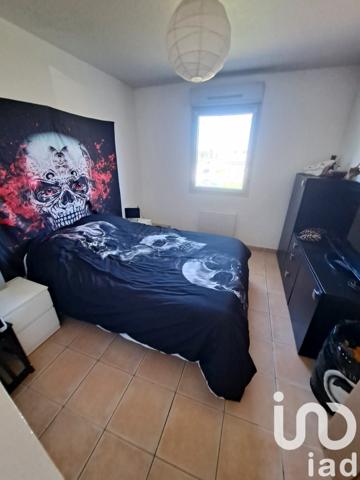 Appartement 2 pièces de 49 m² à Saint-Gilles (30800)