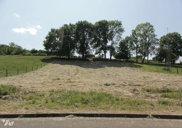 VILLE-HOUDLEMONT - TERRAIN CONSTRUCTIBLE 15 ARES