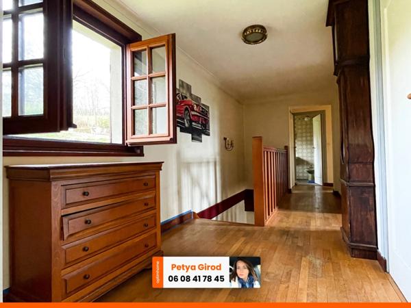 Propriété au bord d'un étang avec dépendance à Matour.