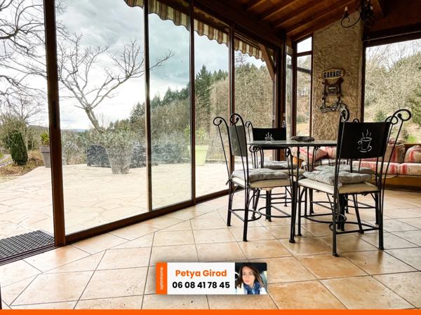 Propriété au bord d'un étang avec dépendance à Matour.