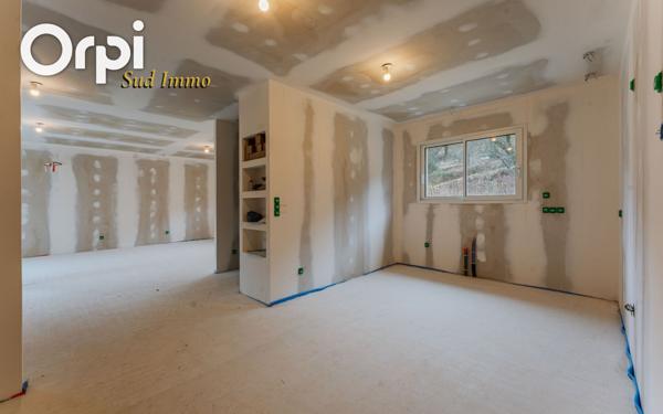 Maison à vendre    5 pièces •  Rochessauve