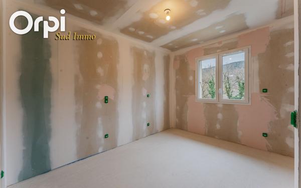 Maison à vendre    5 pièces •  Rochessauve