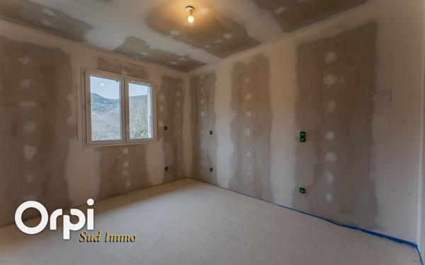 Maison à vendre    5 pièces •  Rochessauve