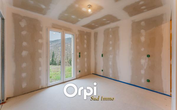 Maison à vendre    5 pièces •  Rochessauve