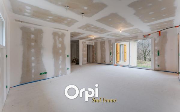 Maison à vendre    5 pièces •  Rochessauve