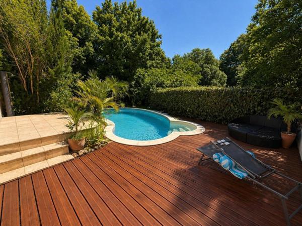 Maison familiale T5 98m2 avec piscine, au calme et à pied des commodités – Brignoles