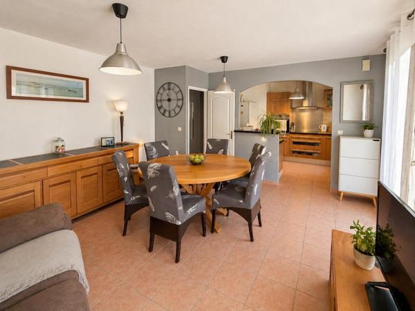 Maison familiale T5 98m2 avec piscine, au calme et à pied des commodités – Brignoles