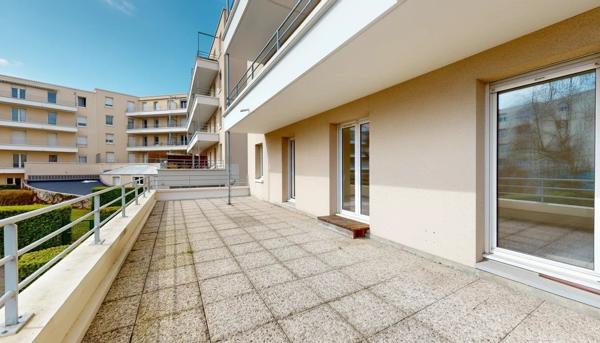 Vente                                                      Appartement
                        
                     4 pièces                      87 m2                     à Chartres