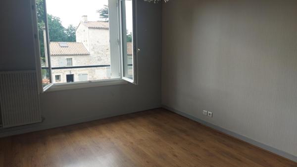 Niort. Ensemble immobilier de 3 logements Niort (79000)