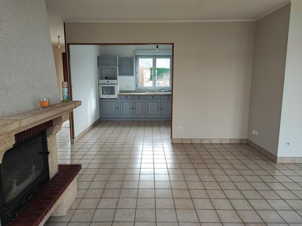 À vendre - Maison individuelle, 7 pièces située à Saint-Étienne-de-Chigny (37230)