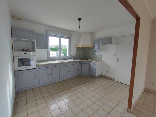 À vendre - Maison individuelle, 7 pièces située à Saint-Étienne-de-Chigny (37230)