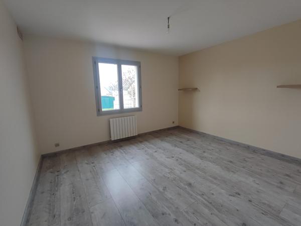 À vendre - Maison individuelle, 7 pièces située à Saint-Étienne-de-Chigny (37230)