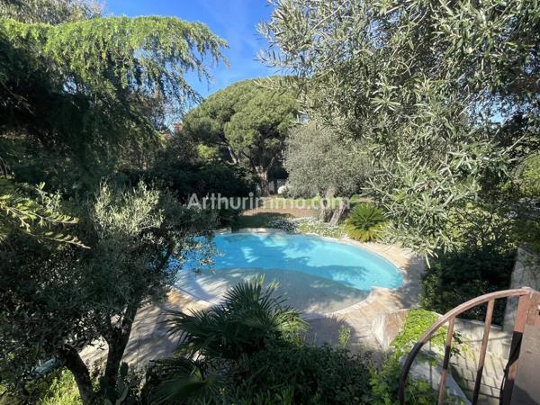 Vente Propriété 8 pièces 220 m2 à Grimaud