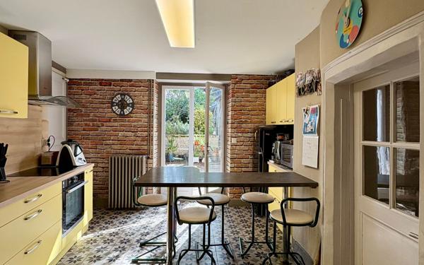 Maison à vendre    7 pièces •  Montmorillon